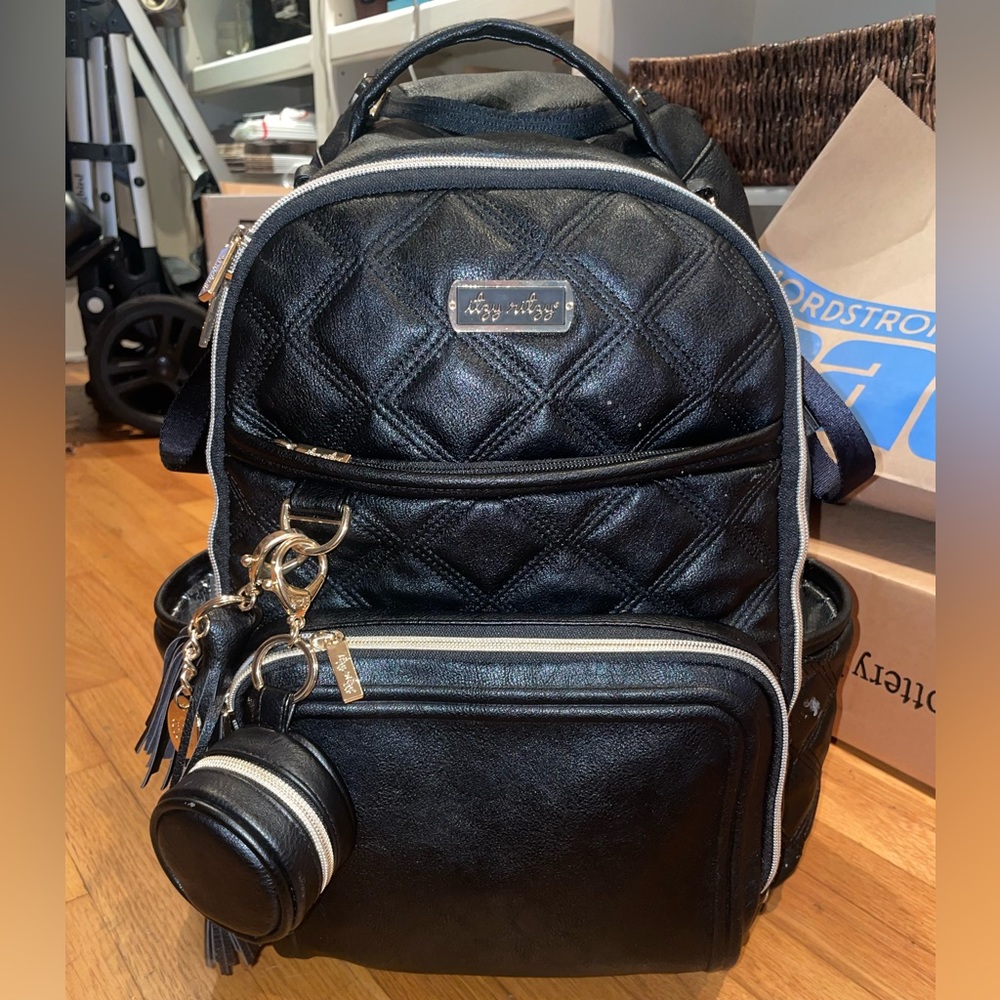 Itzy Ritzy Boss Plus Large Diaper Bag